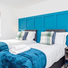 Contractors 8 Beds 3 Bath Parking Monthly Discount, hotel a Basingstoke