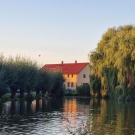 Rodinný dům u rybníka v blízkosti Olomouce, hotel in Hlušovice