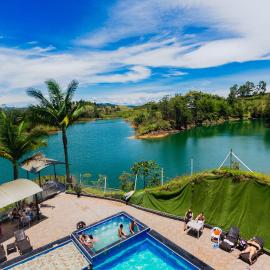 Hotel Verony Guatape, viešbutis mieste Gvatapė