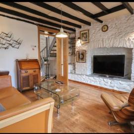 Coastal Village Cottage, hotel in Talacre