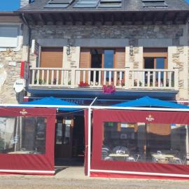 Buhardilla Cesar, hotel a Lubián