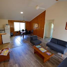 Cadel's Cottage WITH FREE UNLIMITED HIGH SPEED INTERNET