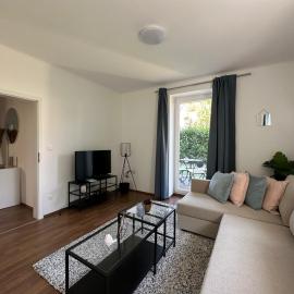 FeelHome-GolfClub-Terrasse-6 Gäste-WiFi-Smart TV, hotel a Ebreichsdorf