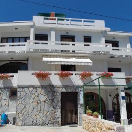 Apartment Batomalj, hotel in Baška