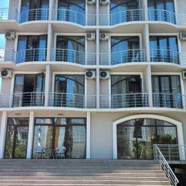 Astra, Hotel in Gonio
