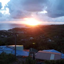 BIENVENUE AU SOLEIL LEVANT assier entrée morne savon ,le lorrain, hotell i Le Lorrain