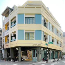 Funtime Hostel, hotel in Chiayi City