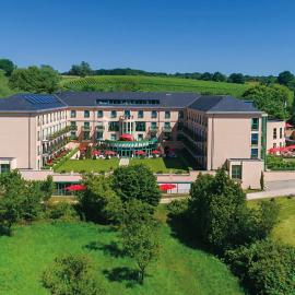 Victor's Residenz-Hotel Schloss Berg, hotel din Nennig