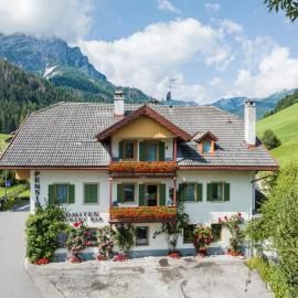Gasthof Albergo Dolomiten, Hotel in Prags