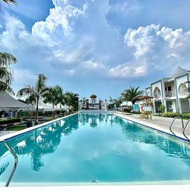 Torres Farm Resort powered by Cocotel, хотел в Naic