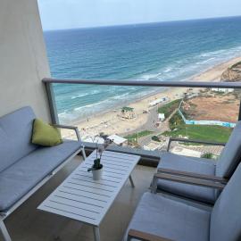 Luxury Sea View Apartment, hotel v mestu Herzelia 