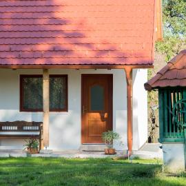Almafás Jakuzzis Apartmanház Őrség, Hotel in Kerkakutas