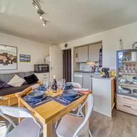 Apartment Vostok Zodiaque-92 by Interhome – hotel w mieście Le Corbier