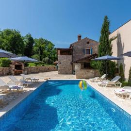 Viesnīca Holiday Houses Luan Porečā