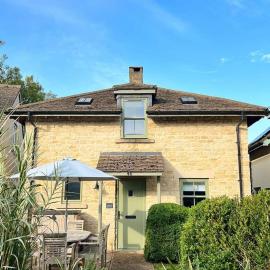 Cosy Cotswold Cottage - Jacobs Cottage, hotel in Cirencester