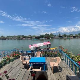 Mossess group of houseboats, hotel i Srinagar