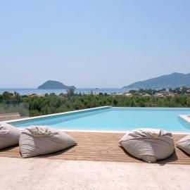 Evylio Stone Houses, hotel i Lithakia