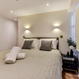 Spacious Brighton Home 2 Ensuites, Weekly & Monthly Stays-Marine LGF by Bluehouse Shortlets Brighton