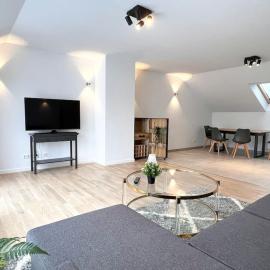 Stilvolles und geräumiges Penthouse, hotell sihtkohas Olching