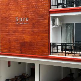 Sure Guesthouse, hotel in Kamala Beach