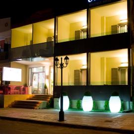 Onira Boutique, hotel v mestu Tolo