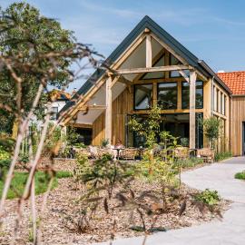 Op Oost Boutique hotel & Restaurant het Kook Atelier, hotel v mestu Oosterend