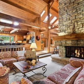 Galena Getaway w/ Hot Tub, Home Theater & More!