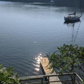 Stunning lakefront 4 season cottage in PEC, hotel a Bongards