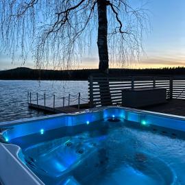 Luxurious Villa Kinos with Jacuzzi: Rovaniemi şehrinde bir otel