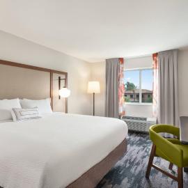 Fairfield Inn by Marriott Visalia Sequoia, хотел в Вайселия