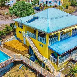 Ocean bleu 972 rouge N 4: Les Anses-dʼArlets şehrinde bir otel