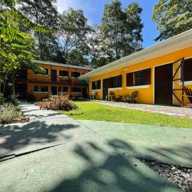 Las Casitas de Playa Ne gra, hotel in Puerto Viejo