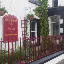 Balmoral Hotel، فندق في موفات