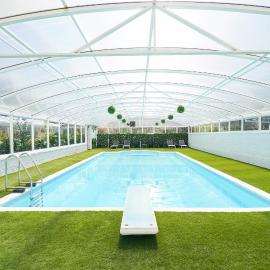 Rent My Spa Home with swimming pool, hottub and sauna, hotel a Sheffield