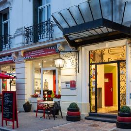 Enzo Hotels Contrexeville, hotel v destinaci Contrexéville