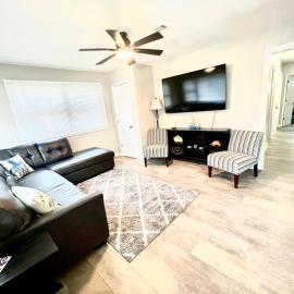 4/2 Home Close to Beach, Centrally located!, hotel a Gulfport