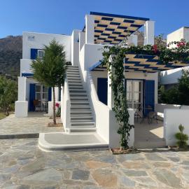 Deda Apartments, hotell i Livadia