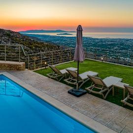 Villa Lia Chania with private ecologic pool and amazing view!, hotel a Canea