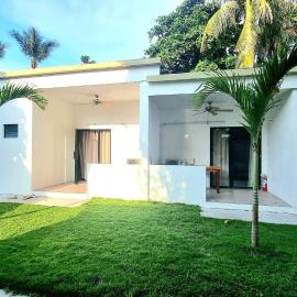 Tiki Bantayan Cebu Tourist Inn Inc, מלון בPooc