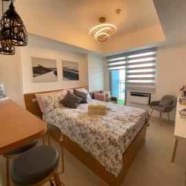 LeisureStay Studio - Azure North by THE BALI CORNER AT AZURE NORTH, Wave Pool and Man-made beach view, hotel San Fernandóban