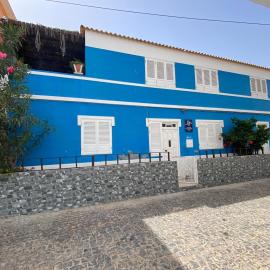 Casa Blu Guesthouse - Casa de Hospedes، فندق في سانتا ماريا
