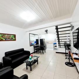 Calapan City Cheapest House Transient Guest Rental L39, хотел в Calapan
