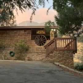 Tillie Creek Retreat: a Creekside Oasis