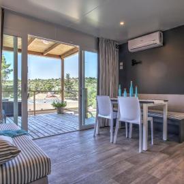 Mobile Home Luka plaza Slanica, Murter, hotel u gradu Murter
