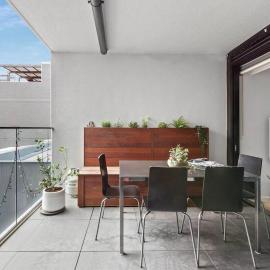 Heart of Richmond Hideaway with Spacious Balcony