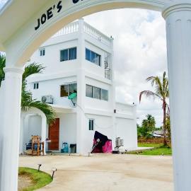 JOE'S CASTLE, hotelli kohteessa Sagbayan