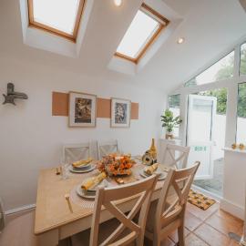 Cotswolds- Homely 2 bed house with garden, WiFi - Esho Stays