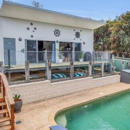 Cabin Getaway in Tathra، فندق في تاثرا