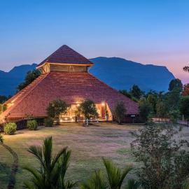 SaffronStays Satori Aves, Ultra Luxe Cottages On 8 Acres Estate, By The Mulshi Lake, hotel a Mulshi