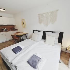 TiCasa BOHO - Zentral-Outlet-Balkon-Parkplatz-SmartTV-Unique